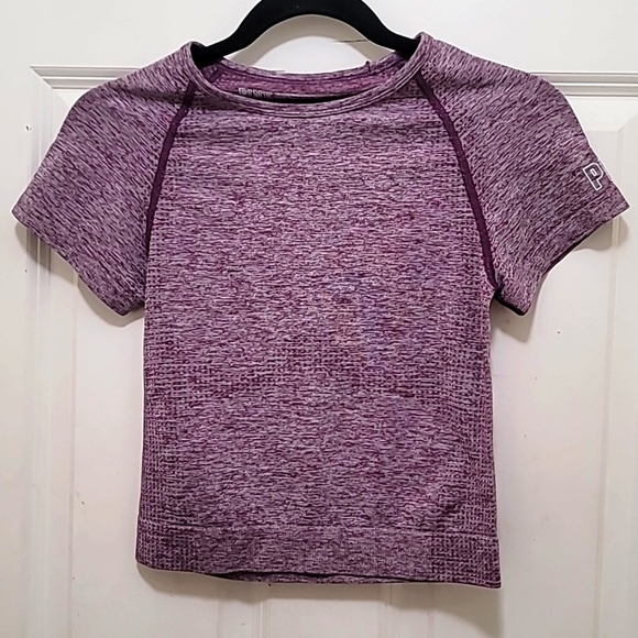 VICTORIA'S SECRET WOMEN'S PINK SEAMLESS WORKOUT CROPPED TOP CREW NECK SZ M IN - Picture 2 of 6